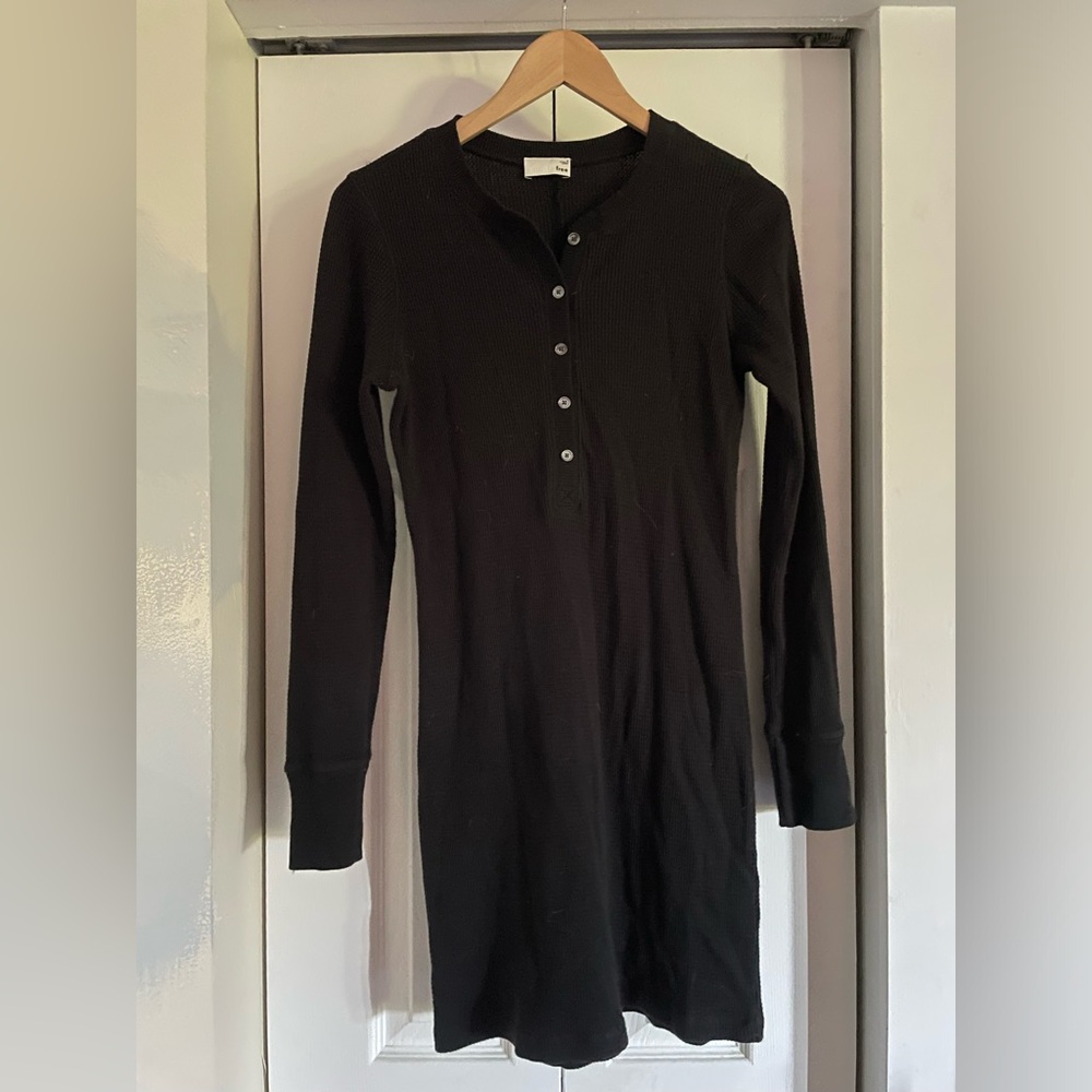 Aritzia - Wilfred waffle Henley T-shirt Dress size S